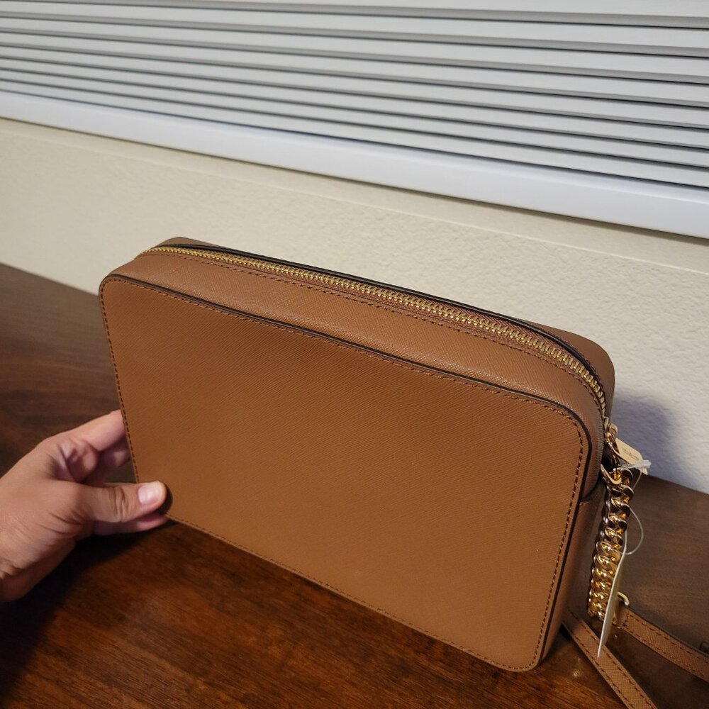 NWT Michael Kors Jet Set Crossbody in Brown - Picture 5 of 10